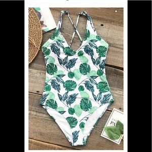**NWT**Beauties Of Nature Print One-piece Swimsuit